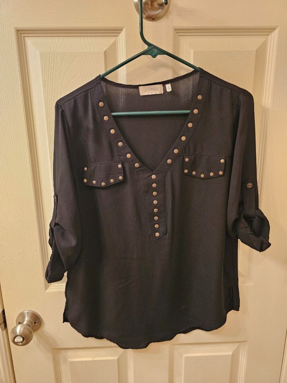 NWOT Soulmates Medium Black V-Neck Blouse w / Button Detail